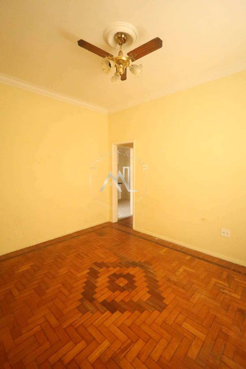 Excelente 2 quartos, com VARANDA, em Olaria - Martins e Lima Assessoria Imobiliária